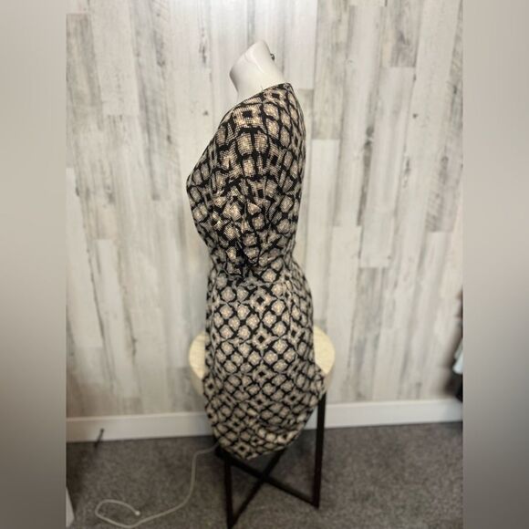 Dress  - Picture 3 of 8